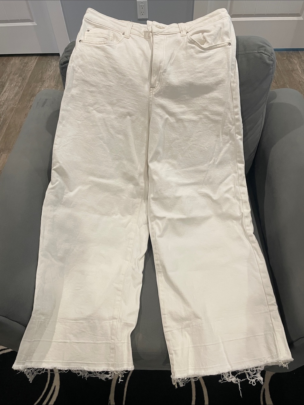 White Wide-Leg Raw Hem Jeans